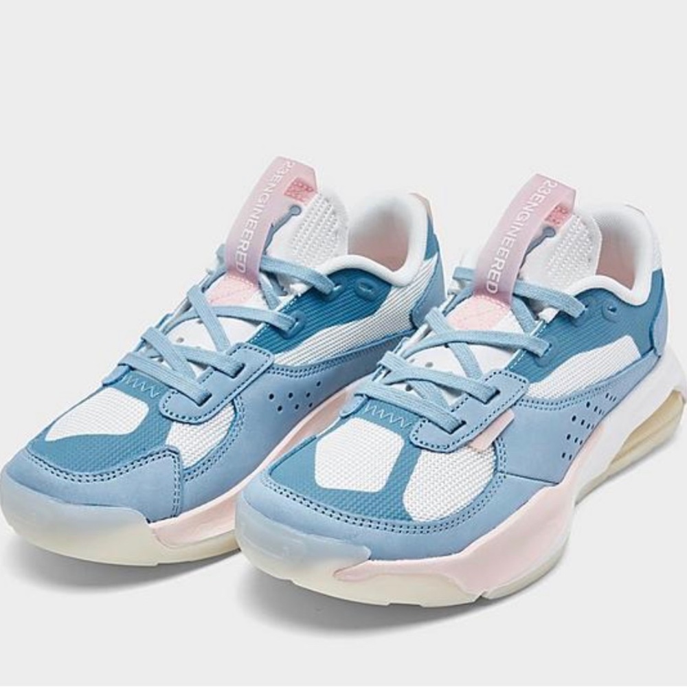 NIKE WOMEN'S JORDAN AIR 200E CASUAL SHOES